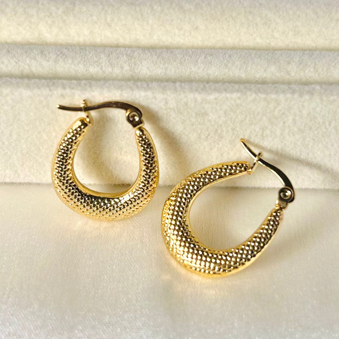 Solé Hoop Earrings