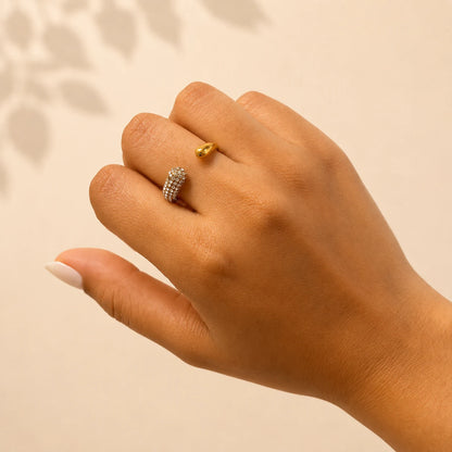 Lumi Curve Ring - 18K Gold Plated