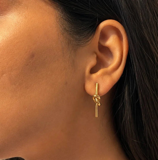 Knot Line Earrings - 18K Gold Plated