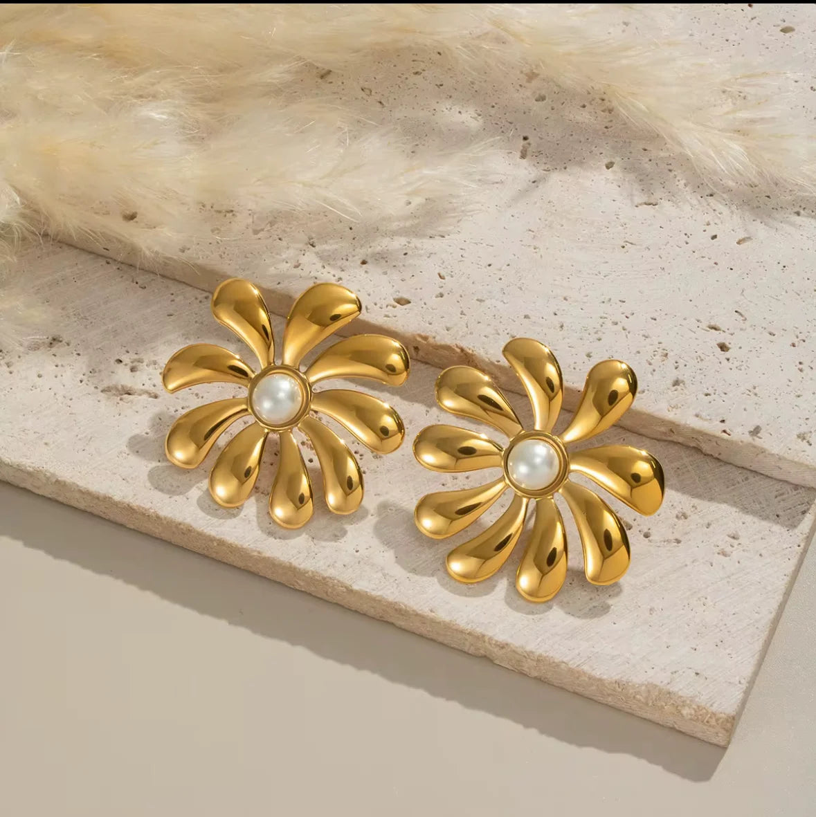 Aurelia Bloom Earrings - 18K Gold Plated