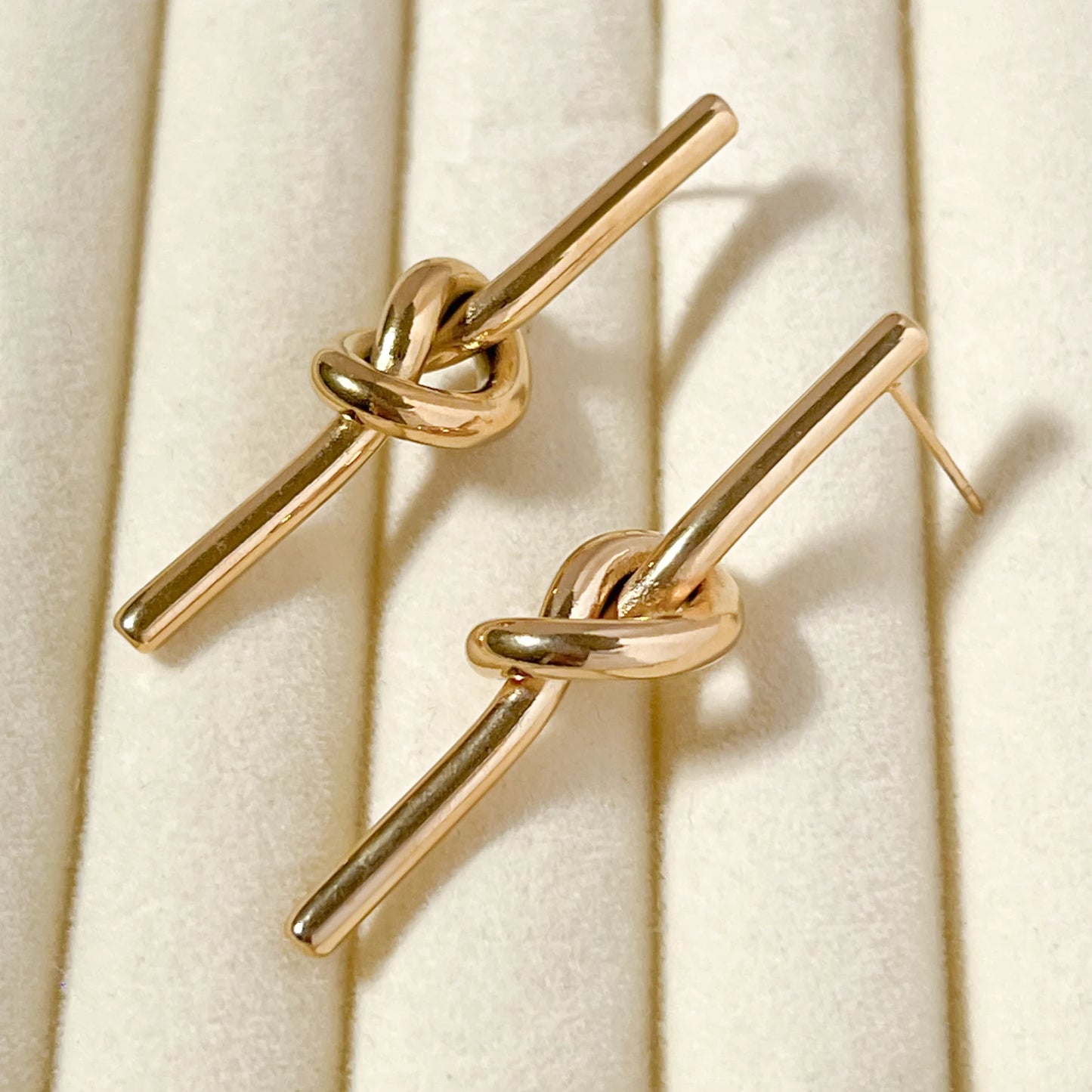 Knot Line Earrings - 18K Gold Plated