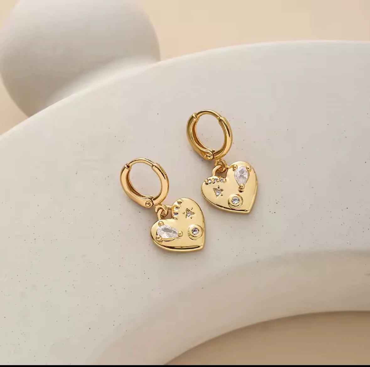 Aure Heart Earrings - 18K Gold Plated